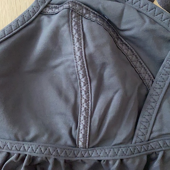 Grey Lululemon workout top - Picture 3 of 7